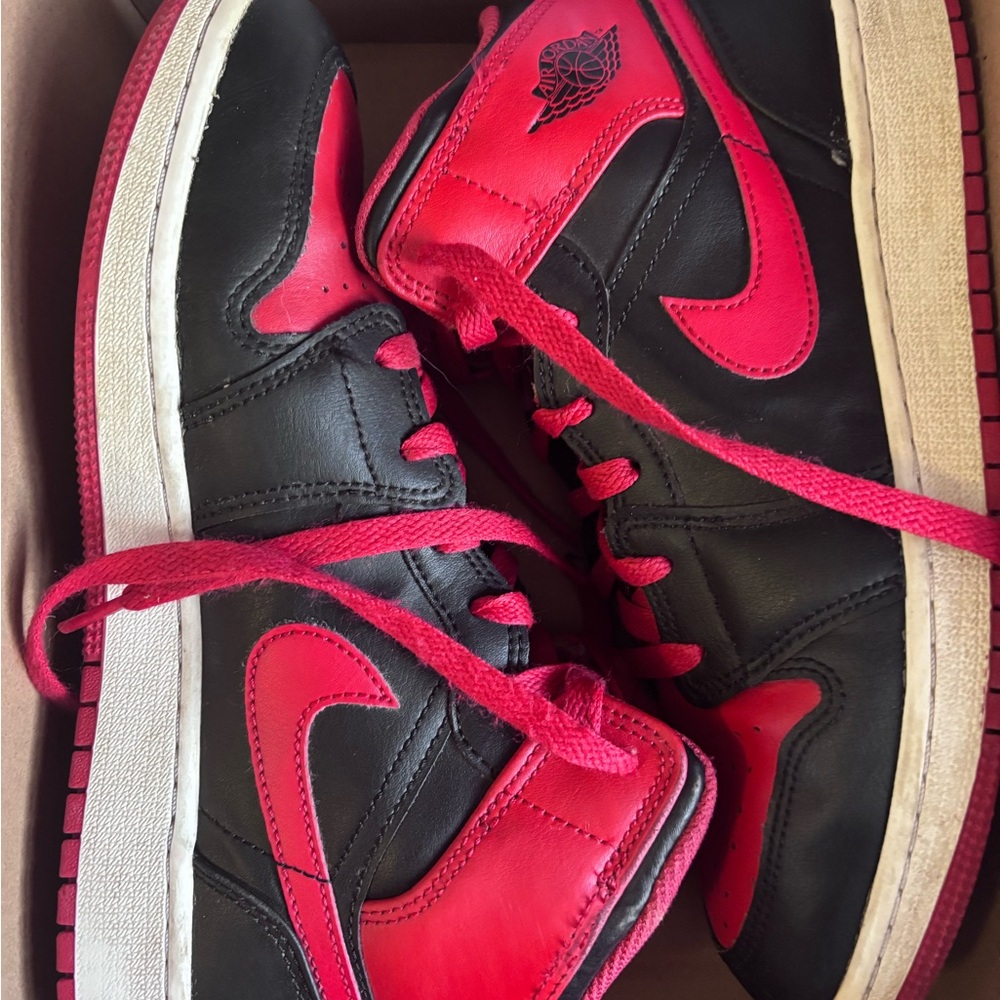 Nike Kids Sneakers Black and Red